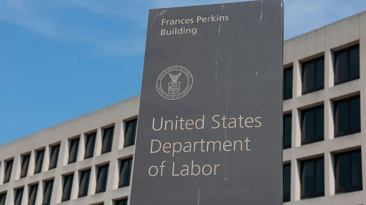 federal contractors to get $14 hourly minimum wage